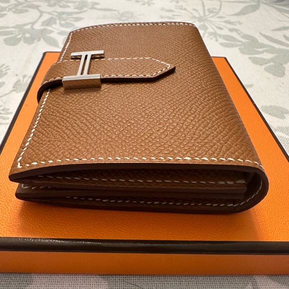New 2023 Hermes Bearn Card Wallet in Gold Epsom Leather - Picture 4 of 10